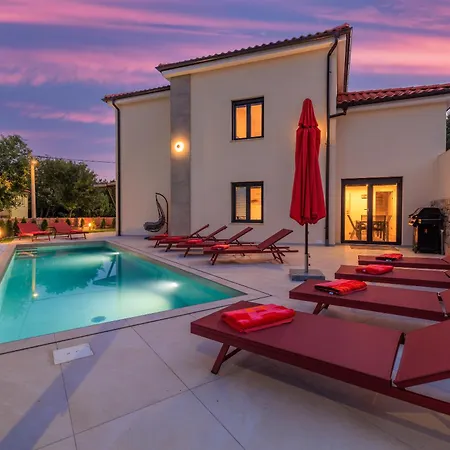 Lavanda Villa *